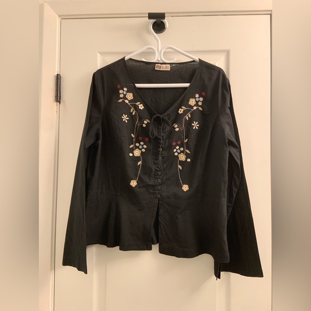 Faded Glory Black Floral Embroidered Blouse